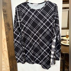 Plaid Long Sleeve Top in Black and White